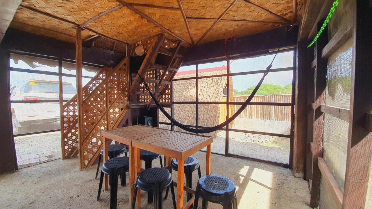Calatagan'S Bahay Kubo - With Beach Access Exteriör bild
